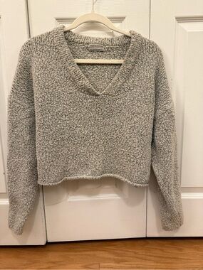 URBAN OUTFITTERS Cozy V-Neck Bouclé Sweater - Light Gray